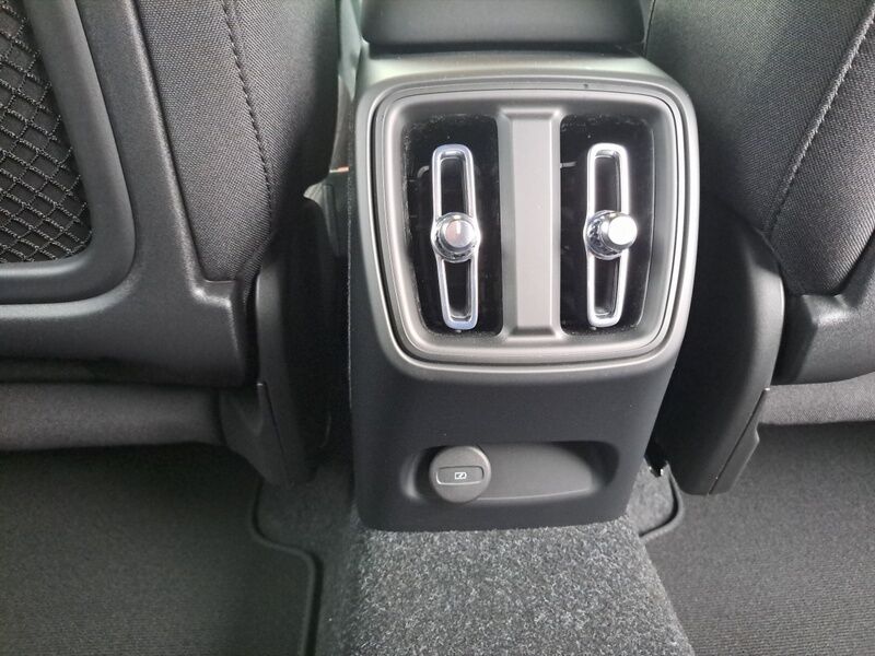 More views of Volvo XC40