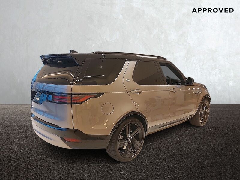 More views of Land Rover Discovery