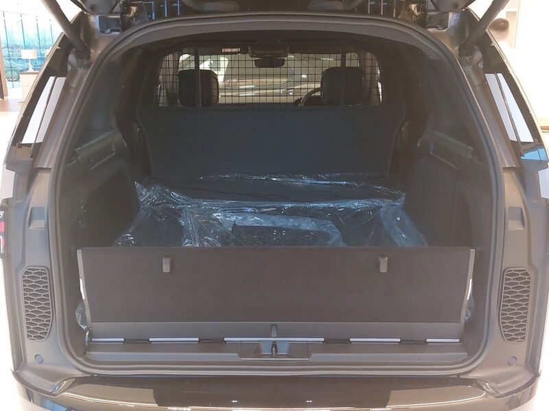 More views of Land Rover Discovery