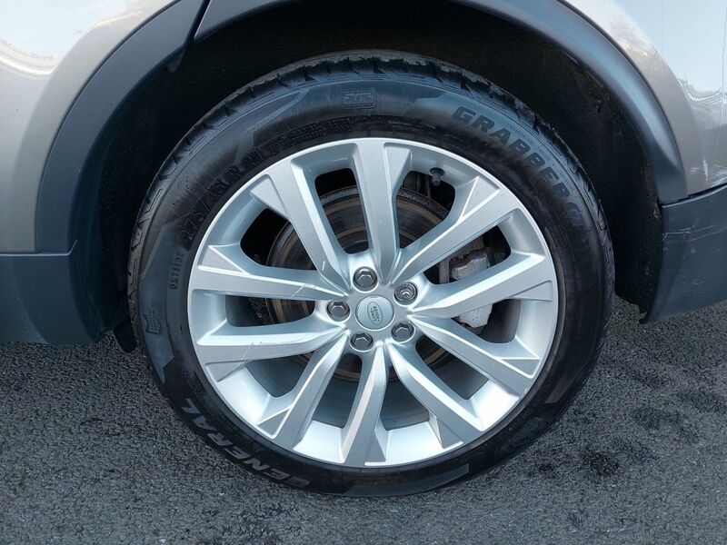 More views of Land Rover Discovery