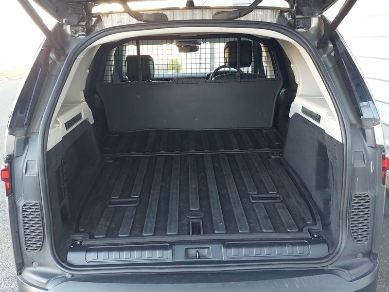 More views of Land Rover Discovery