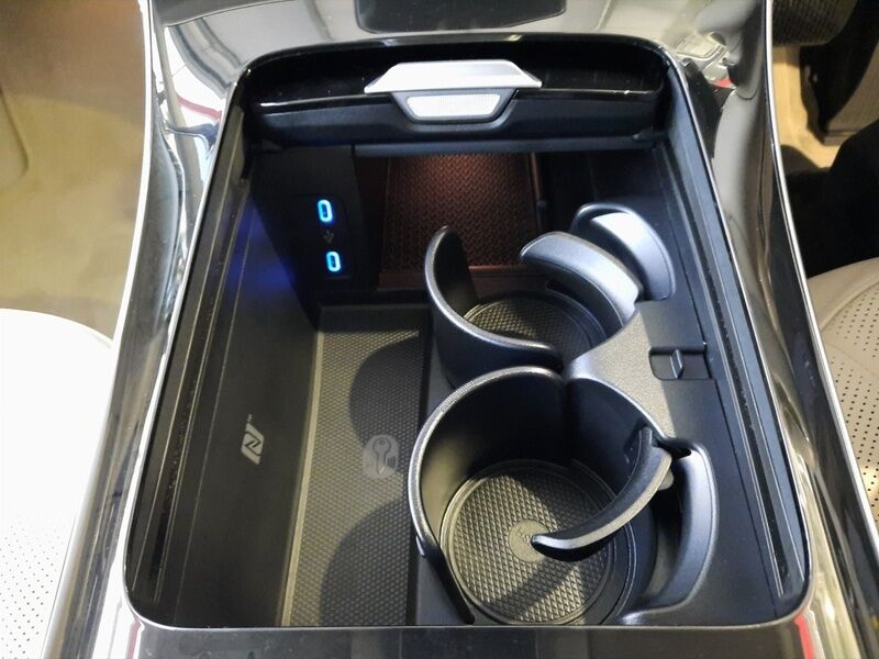 More views of Mercedes-Benz EQS