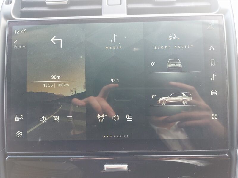 More views of Land Rover Discovery