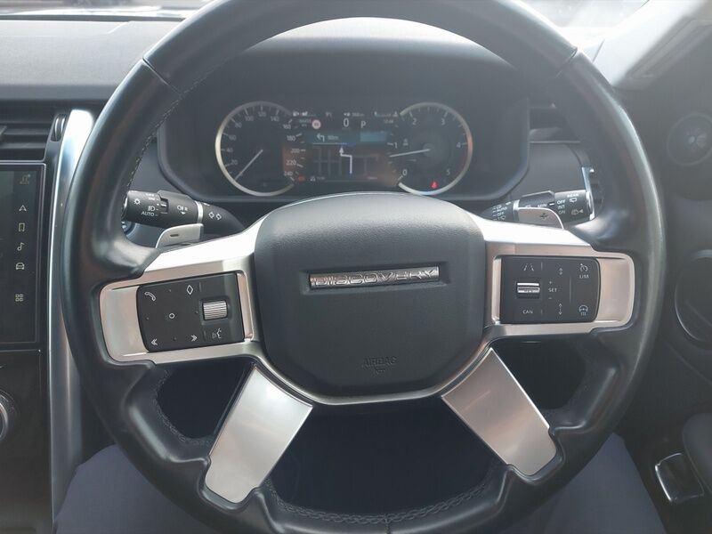 More views of Land Rover Discovery