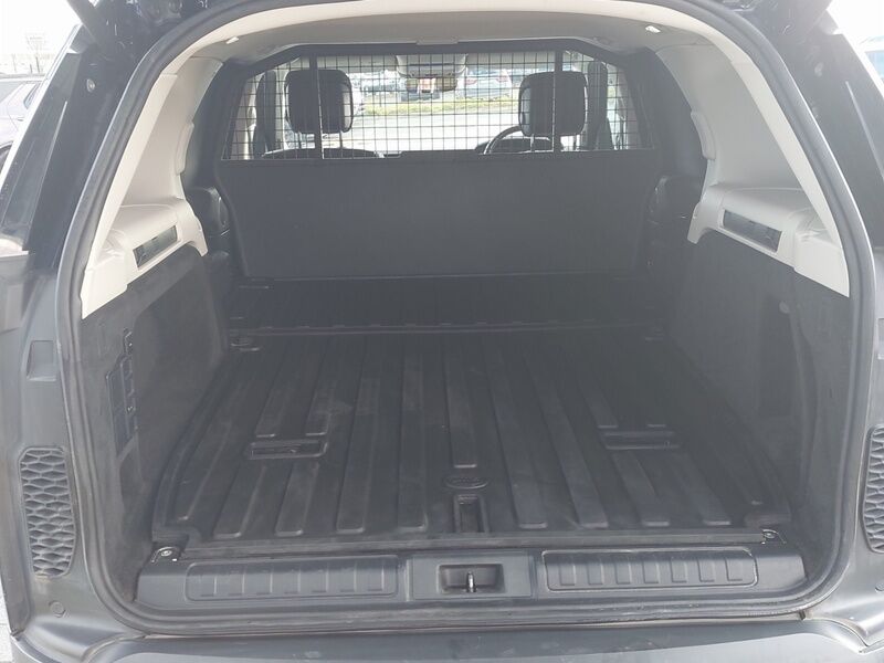 More views of Land Rover Discovery