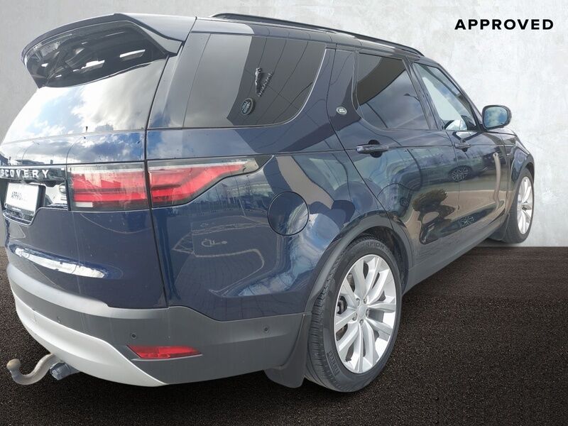 More views of Land Rover Discovery