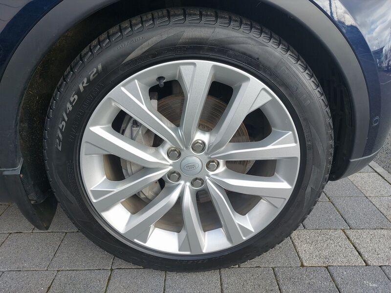 More views of Land Rover Discovery