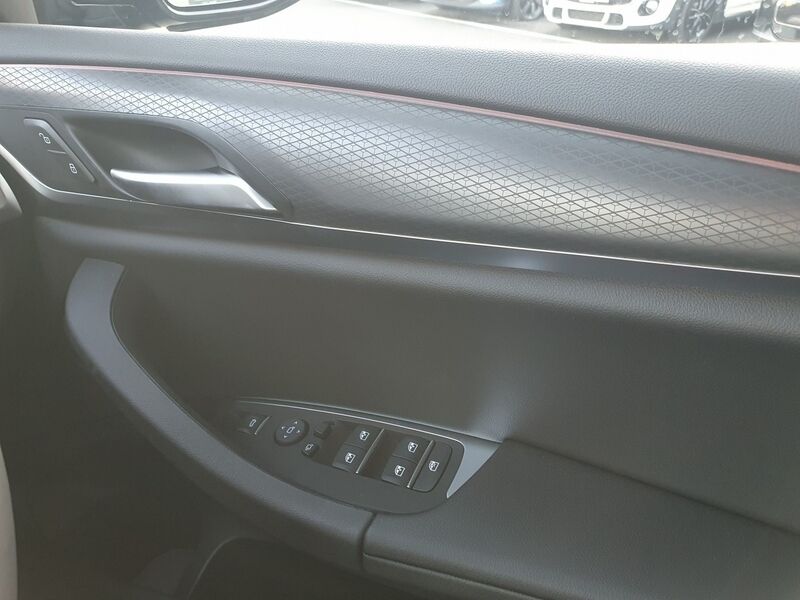 More views of BMW X4