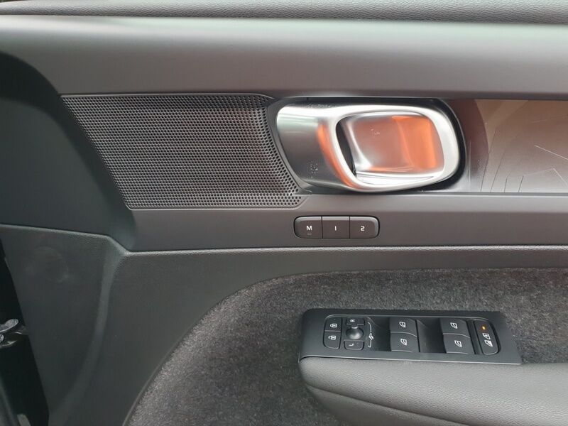 More views of Volvo XC40
