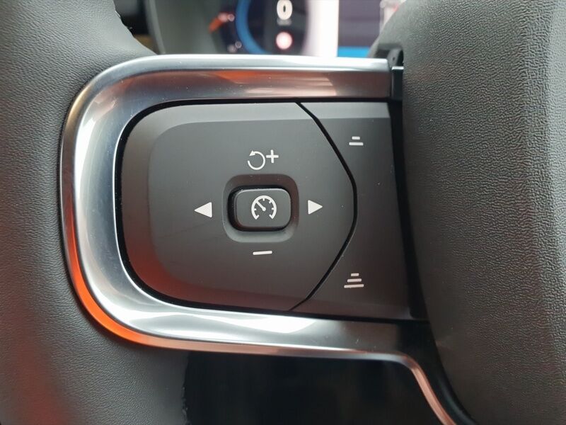 More views of Volvo XC40