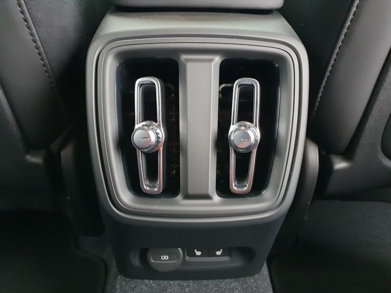 More views of Volvo XC40