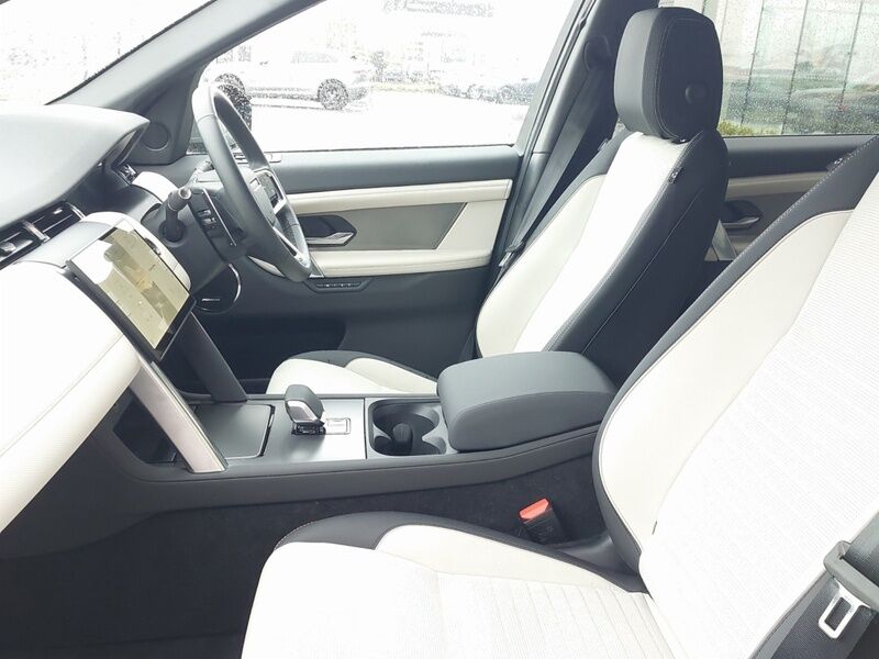 More views of Land Rover Discovery Sport