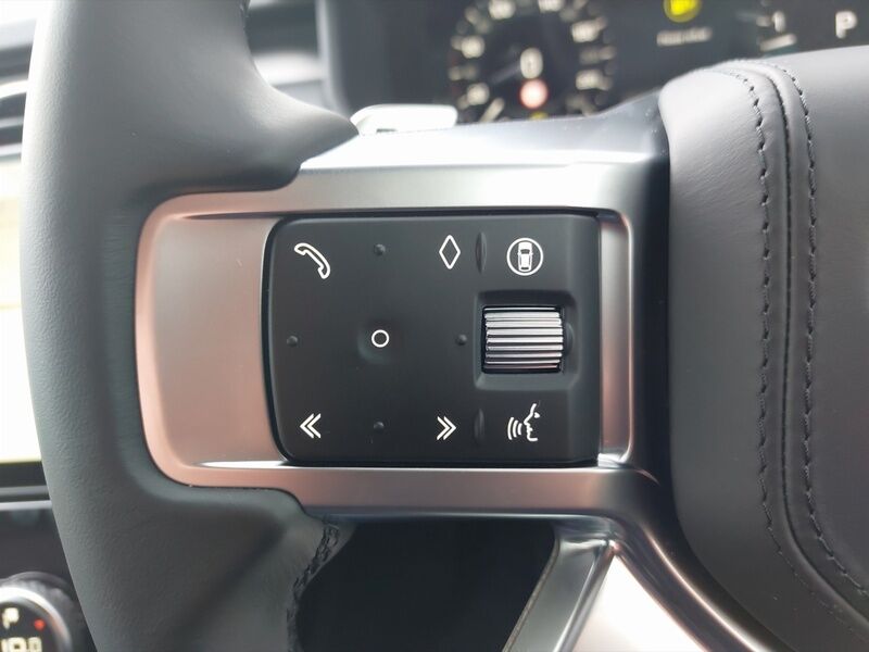 More views of Land Rover Discovery