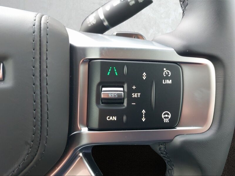 More views of Land Rover Discovery
