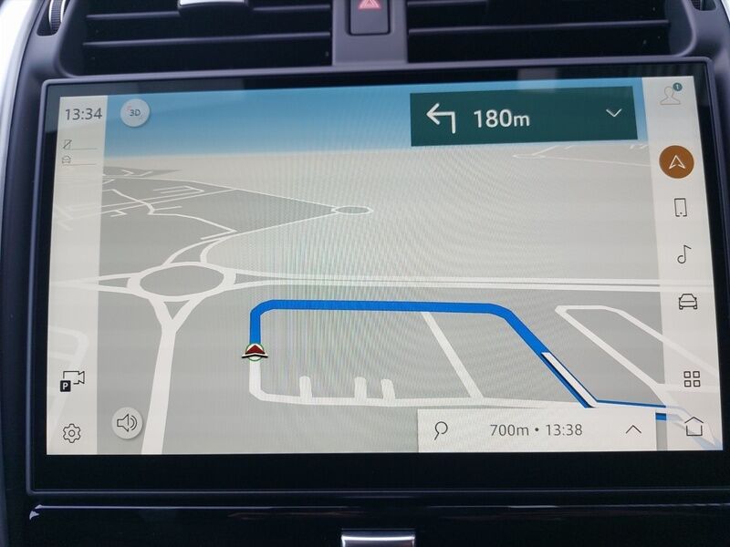 More views of Land Rover Discovery