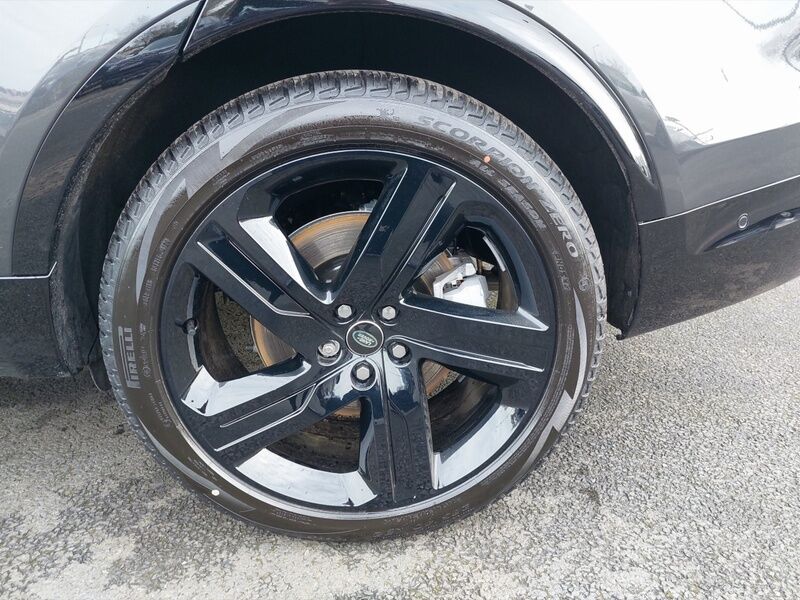 More views of Land Rover Discovery