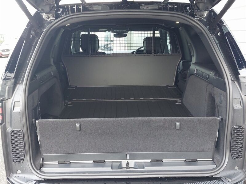 More views of Land Rover Discovery