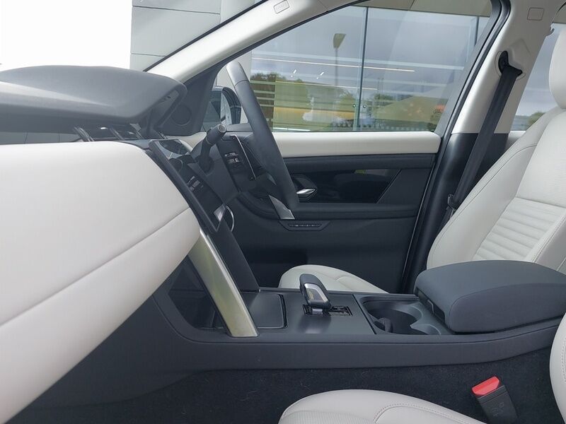 More views of Land Rover Discovery Sport