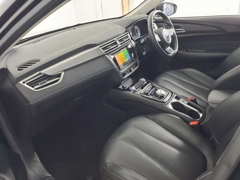 More views of MG MG5