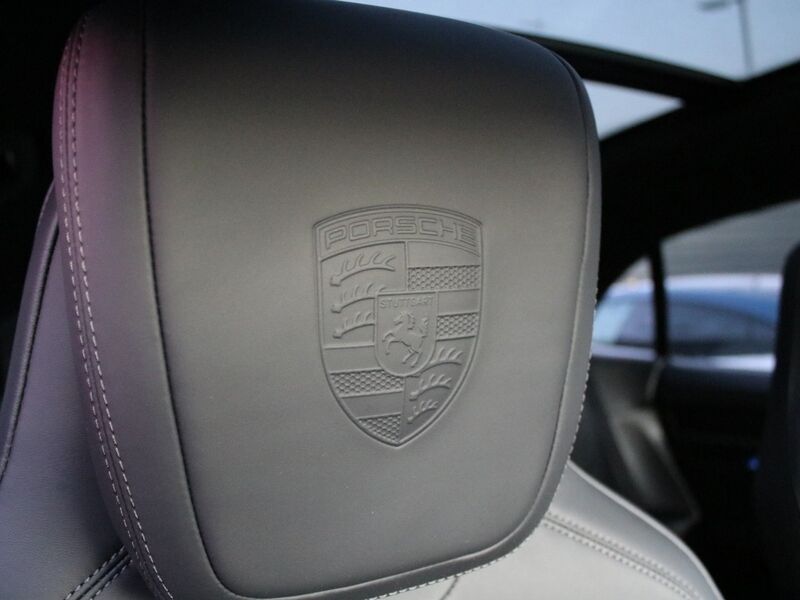 More views of Porsche Macan