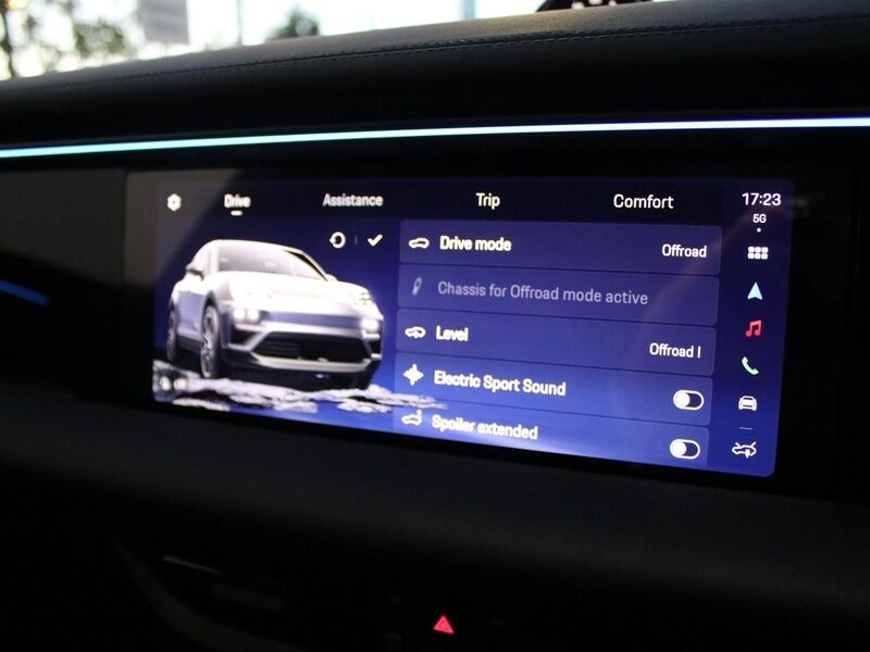 More views of Porsche Macan