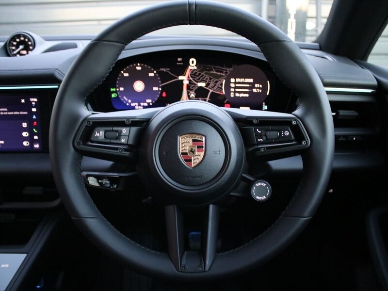 More views of Porsche Macan