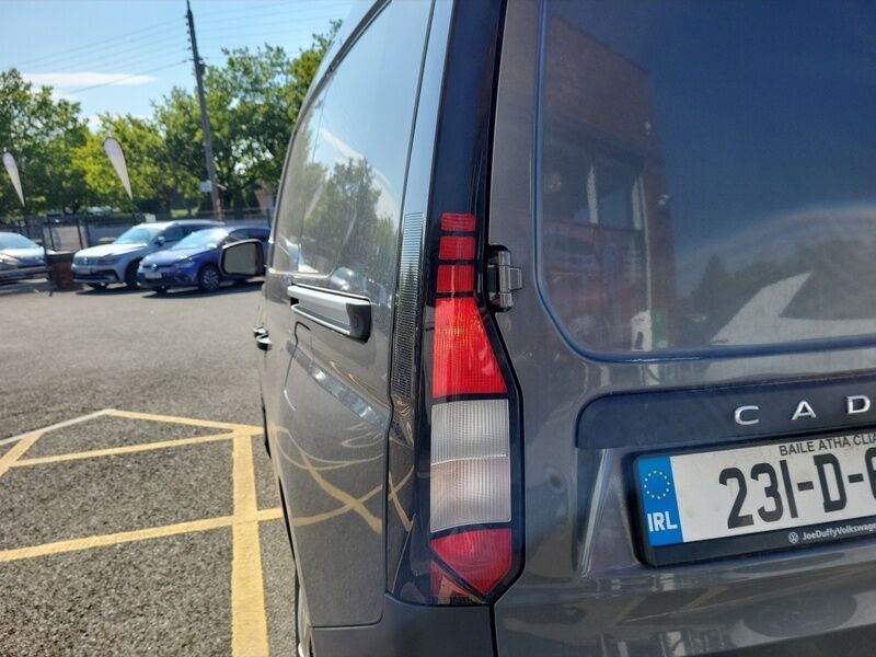 More views of Volkswagen Caddy
