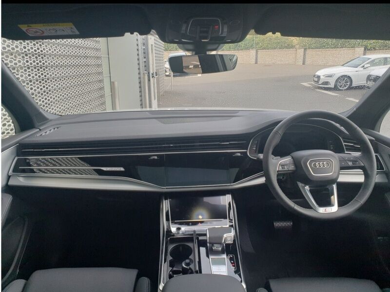 More views of Audi Q7