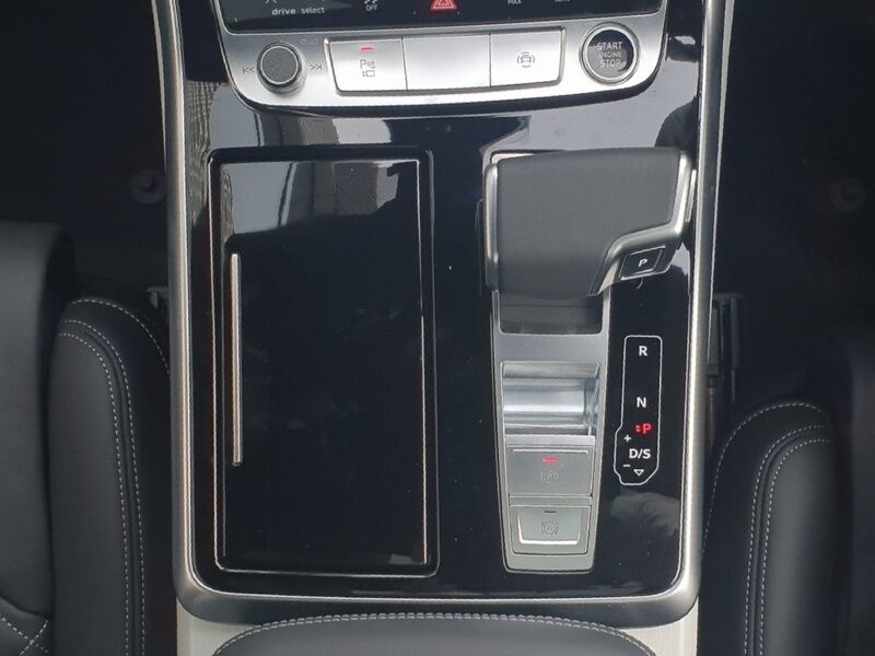 More views of Audi Q7
