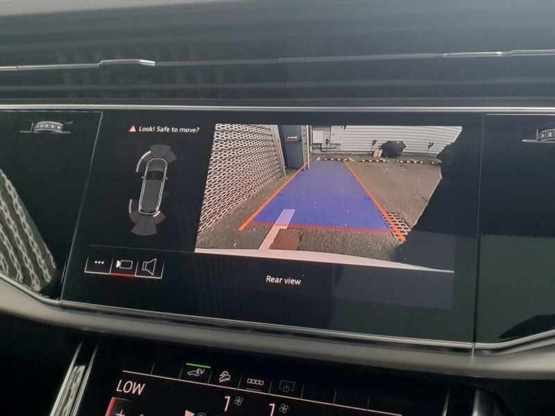 More views of Audi Q7