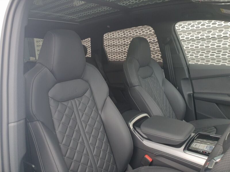 More views of Audi Q7