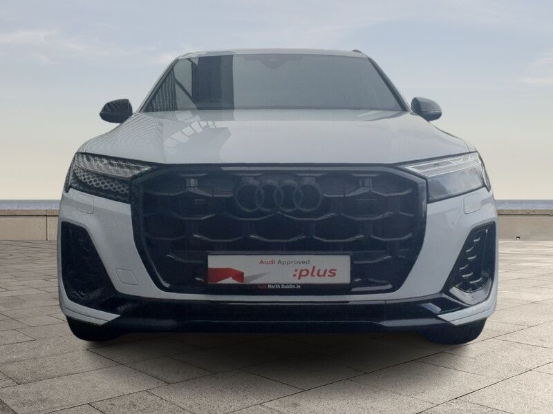 More views of Audi Q7