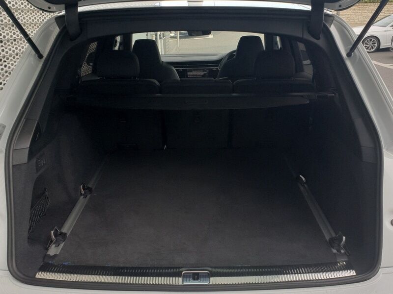 More views of Audi Q7