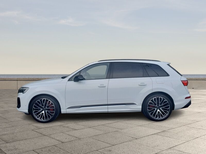 More views of Audi Q7