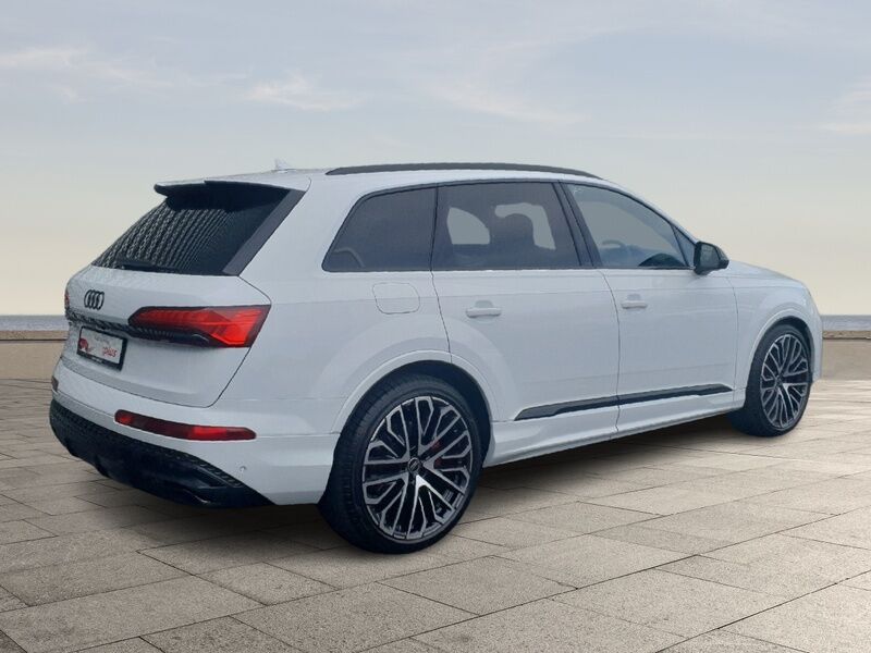 More views of Audi Q7