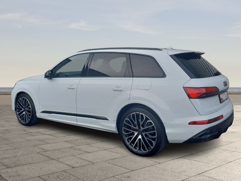 More views of Audi Q7