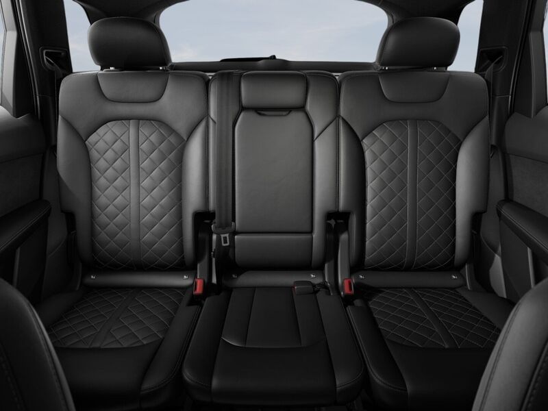 More views of Audi Q7