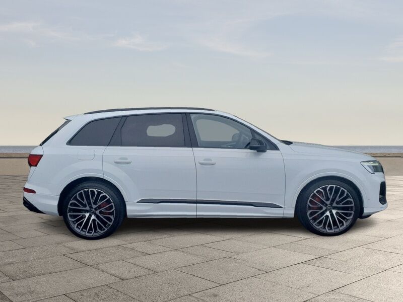 More views of Audi Q7
