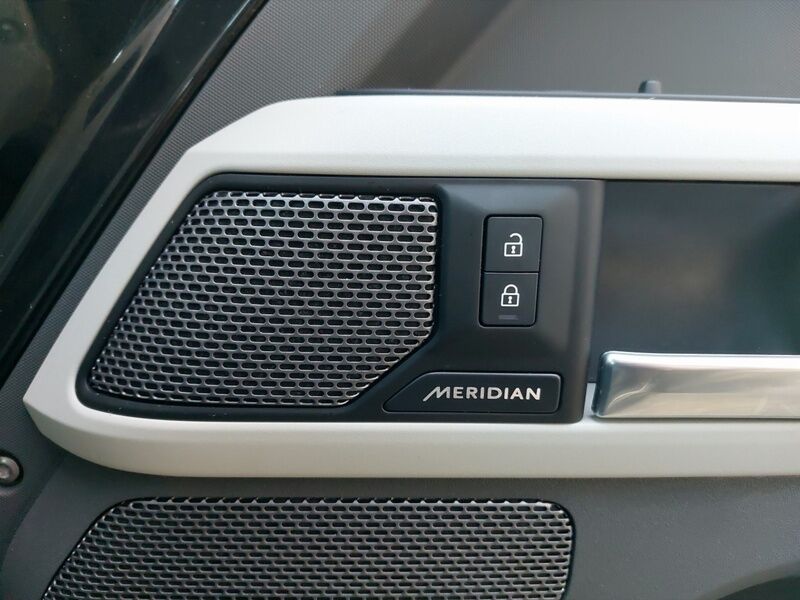 More views of Land Rover Defender