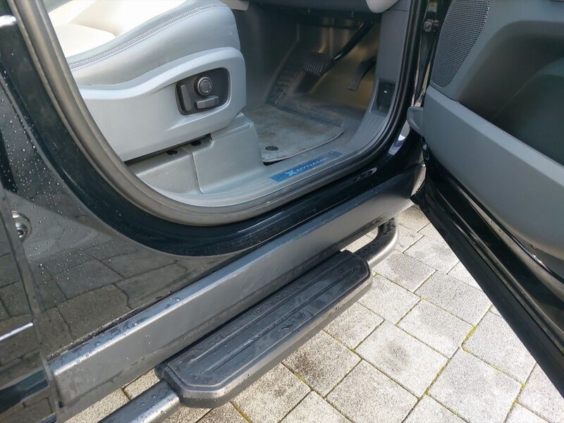More views of Land Rover Defender