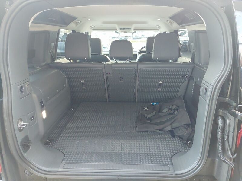 More views of Land Rover Defender
