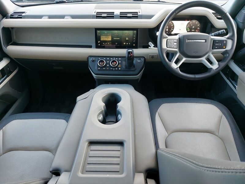 More views of Land Rover Defender