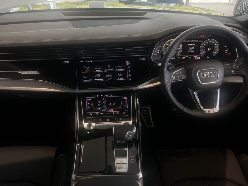 More views of Audi Q8