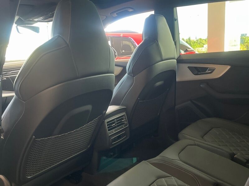 More views of Audi Q8