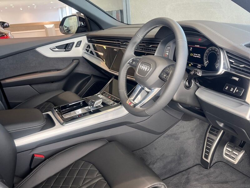 More views of Audi Q8