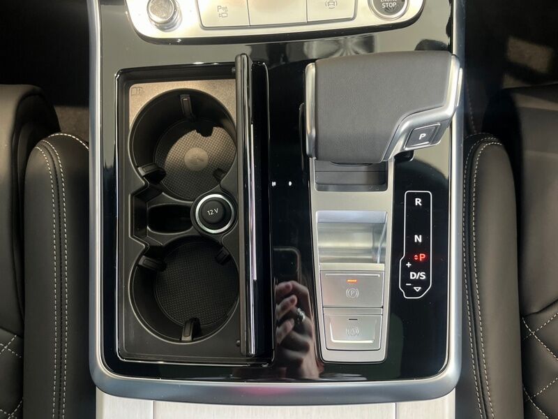 More views of Audi Q8