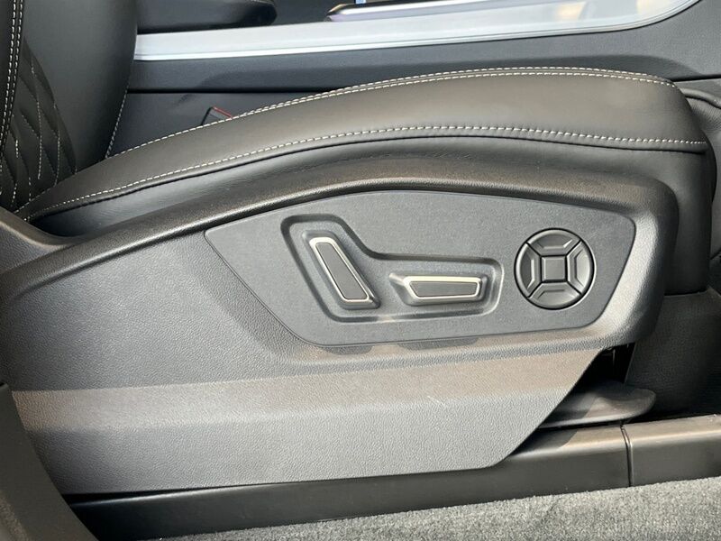 More views of Audi Q8