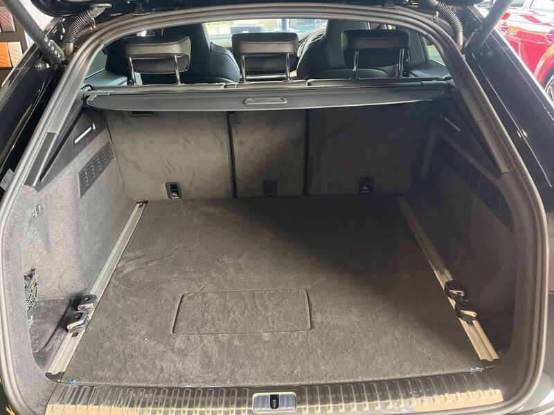 More views of Audi Q8