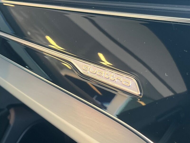 More views of Audi Q8