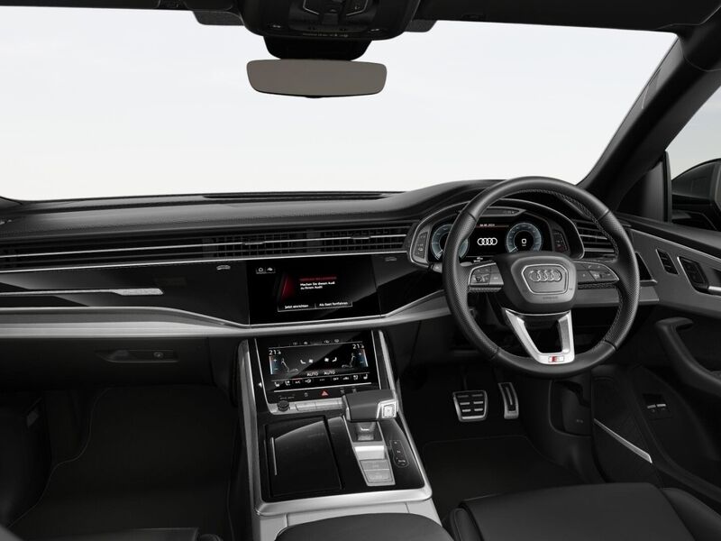 More views of Audi Q8